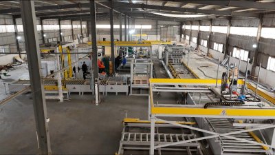新疆交建吐鲁番高速小构生产线